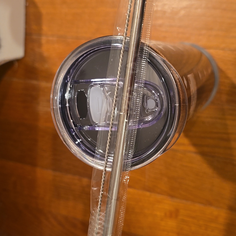 NIB Insulated 20 Oz Tumbler With Metal Straw And Cleaning Brush - Picture 5 of 5